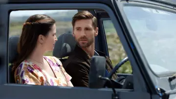 Задник до фильму"For Love & Honey" #487295