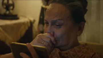 Задник до фільму "Bila Esok Ibu Tiada" #666596