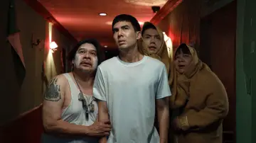 Задник до фильму"404 สุขีนิรันดร์..Run Run" #705310