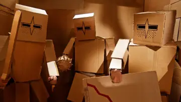 Задник до фильму"Out of the Box" #1114934