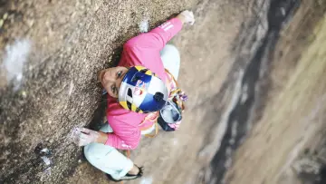 Задник до фильму"Here to Climb" #1117448
