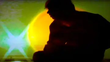 Задник до фильму"Through The Night Softly" #485003