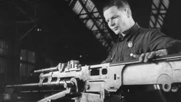 Задник до фільму "Les Usines de Staline face aux armées d