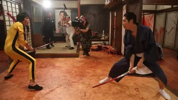 Задник до фильму"地獄でなぜ悪い" #348343