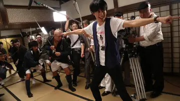 Задник до фильму"地獄でなぜ悪い" #348345