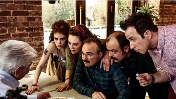 2 Aile Arasında постер