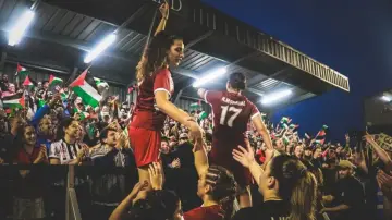 Задник до фильму"Let It Bring Hope: Bohemians v Palestine" #493370