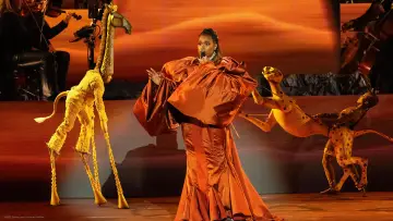 Задник до фільму "The Lion King at the Hollywood Bowl" #703563