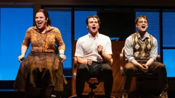 Задник до фильму"Merrily We Roll Along" #548392