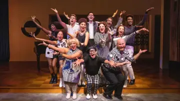 Задник до фильму"Merrily We Roll Along" #548395