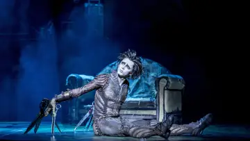 Задник до фільму "Edward Scissorhands: Matthew Bourne