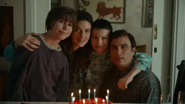 Задник до фільму "Familia" #737439