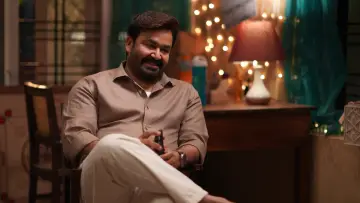 Задник до фільму "ഹൃദയപൂര്‍വ്വം" #784278