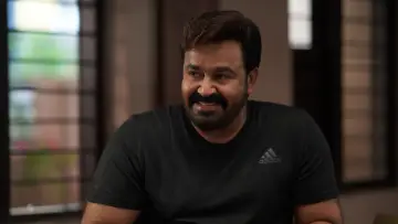 Задник до фільму "ഹൃദയപൂര്‍വ്വം" #784280