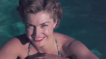 Задник до фильму"Esther Williams : La Sirène d