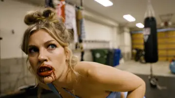 Задник до фильму"Shark Girl" #737314