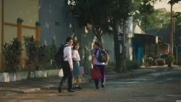 Задник до фильму"1 Kakak 7 Ponakan" #704994