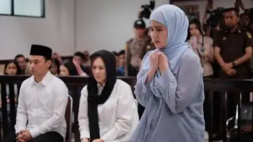 Задник до фильму"Norma: Antara Mertua dan Menantu" #673485