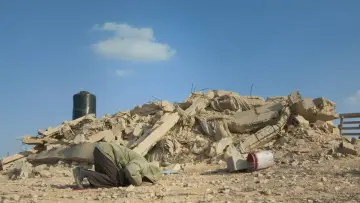 Задник до фільму "חוקי מדבר | قوانین الصحراء" #982388