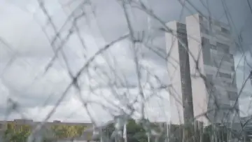 Задник до фильму"Апокаліпсис у тропіках" #677912