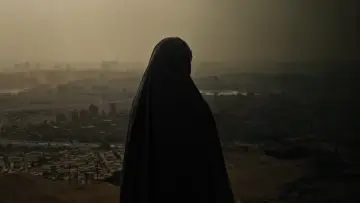 Задник до фильму"عائشة لا تستطيع الطيران" #542077