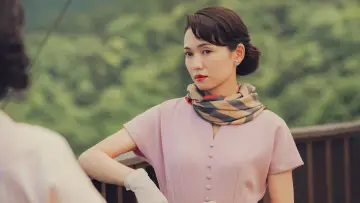 Задник до фільму "遠い山なみの光" #528217