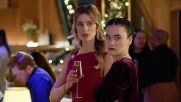 Задник до фильму"Unwrapping Christmas: Lily