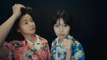 Задник до фільму "여름의 카메라" #830079