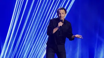 Задник до фільму "Seth Meyers: Dad Man Walking" #1581697