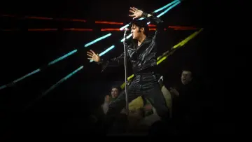 Задник до фільму "Return of the King: The Fall and Rise of Elvis Presley" #680630