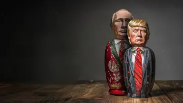 Задник до фільму "Opération Trump : Les espions russes à la conquête de l