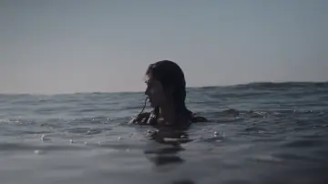 Задник до фильму"In Waves" #1160312