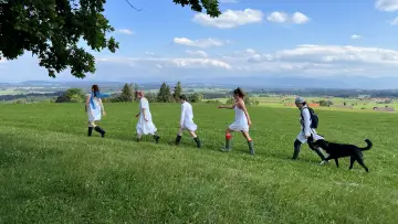 Задник до фильму"Überall gibt es ein Hausen" #1190631