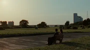 Задник до фильму"アット・ザ・ベンチ" #540020