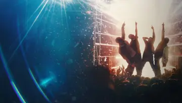 Задник до фильму"Larger than Life: Reign of the Boybands" #1299169