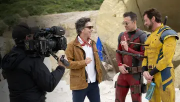 Задник до фильму"Marvel Studios Assembled: The Making of Deadpool & Wolverine" #982089