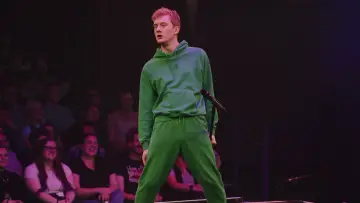 Задник до фильму"James Acaster: Hecklers Welcome" #681916