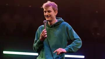 Задник до фильму"James Acaster: Hecklers Welcome" #681922