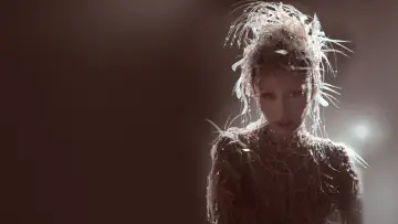 Задник до фильму"Miley Cyrus: Something Beautiful" #713911
