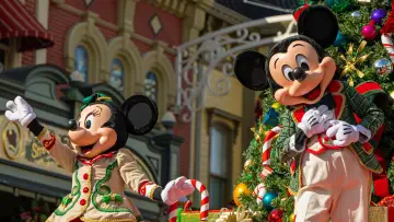 Задник до фильму"Disney Parks Magical Christmas Day Parade" #735242