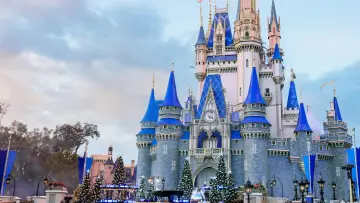 Задник до фильму"Disney Parks Magical Christmas Day Parade" #735254