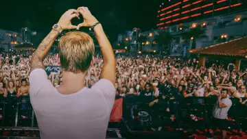 Задник до фильму"Avicii: Мій останній концерт" #941715