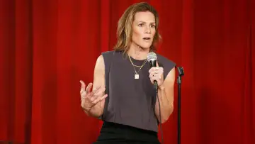 Задник до фільму "Cameron Esposito: Four Pills" #1641013