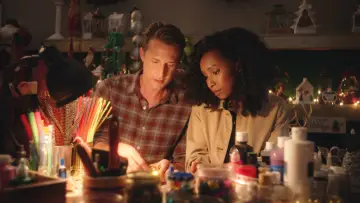 Задник до фильму"Adult Swim Yule Log 2: Branchin