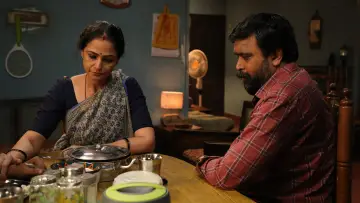 Задник до фильму"டூரிஸ்ட் ஃபாமிலி" #623556