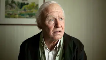 Задник до фільму "Сторічний старий, який виліз у вікно і зник" #262576