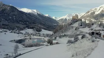 Задник до фільму "Nos chastè – Das Schloss Tarasp und seine märchenhafte Geschichte" #1631634