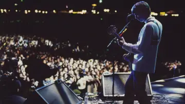 Задник до фільму "Oasis LIVE AT KNEBWORTH: August 10th, 1996" #976750