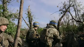 Задник до фільму "2000 метрів до Андріївки" #539429
