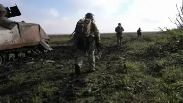 Задник до фільму "2000 метрів до Андріївки" #539430